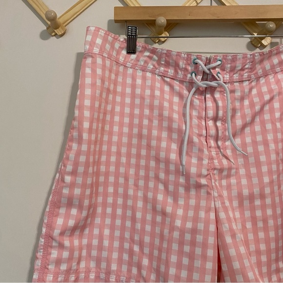 Vineyard Vines Light Pink Checkered Swim Shorts size 36 - Picture 2 of 8
